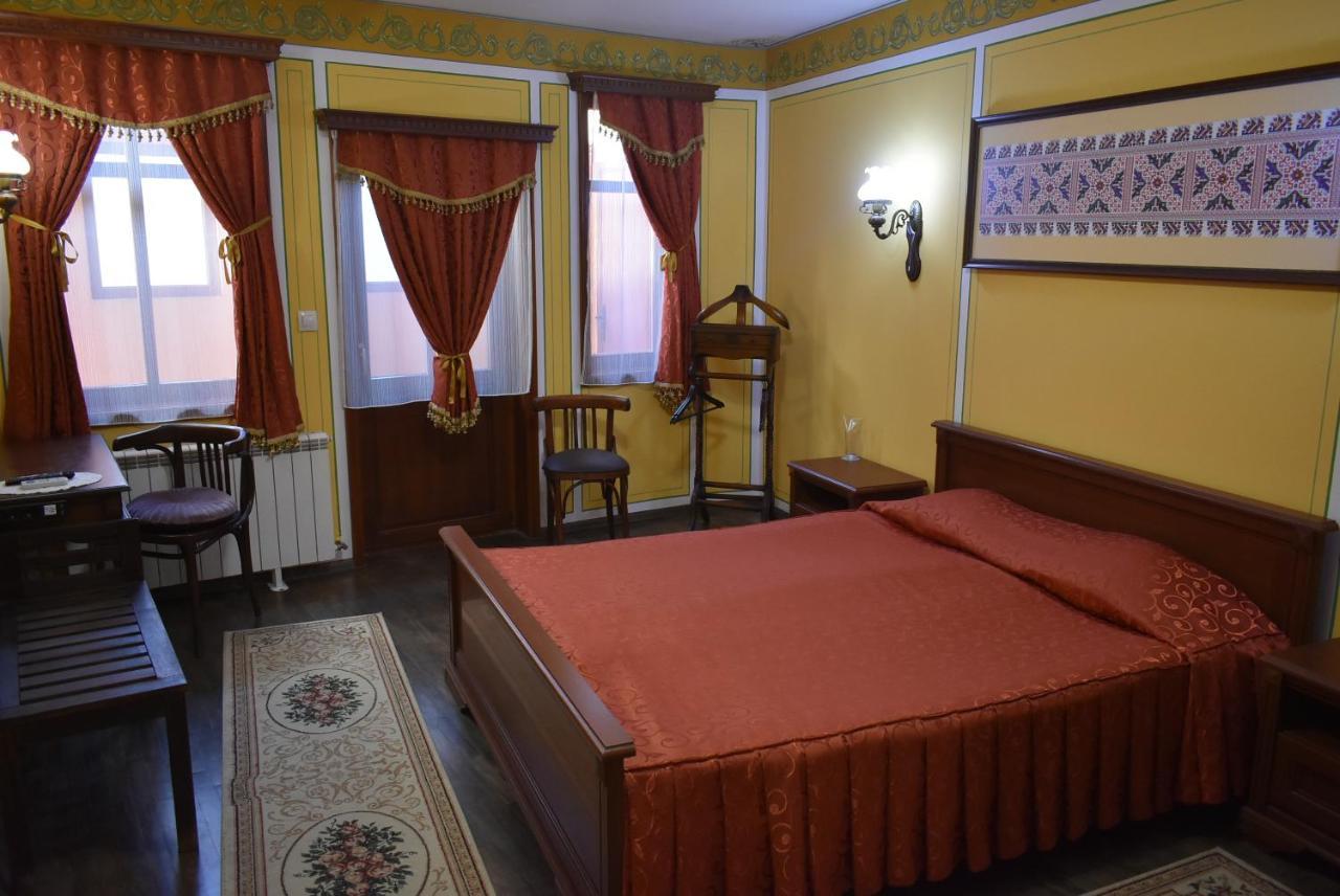 Family Hotel At Renaissance Square Plovdiv Exteriér fotografie