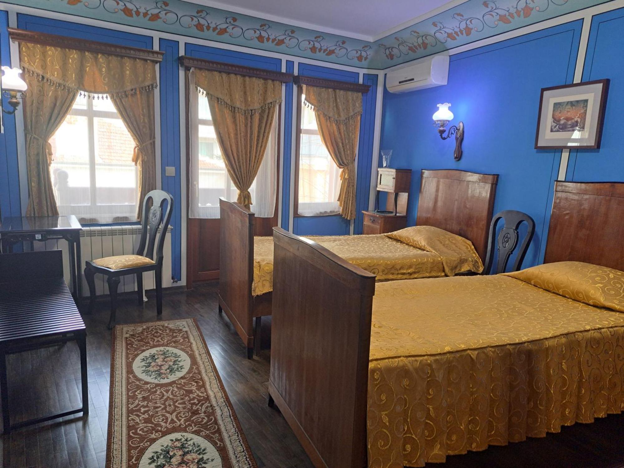 Family Hotel At Renaissance Square Plovdiv Exteriér fotografie