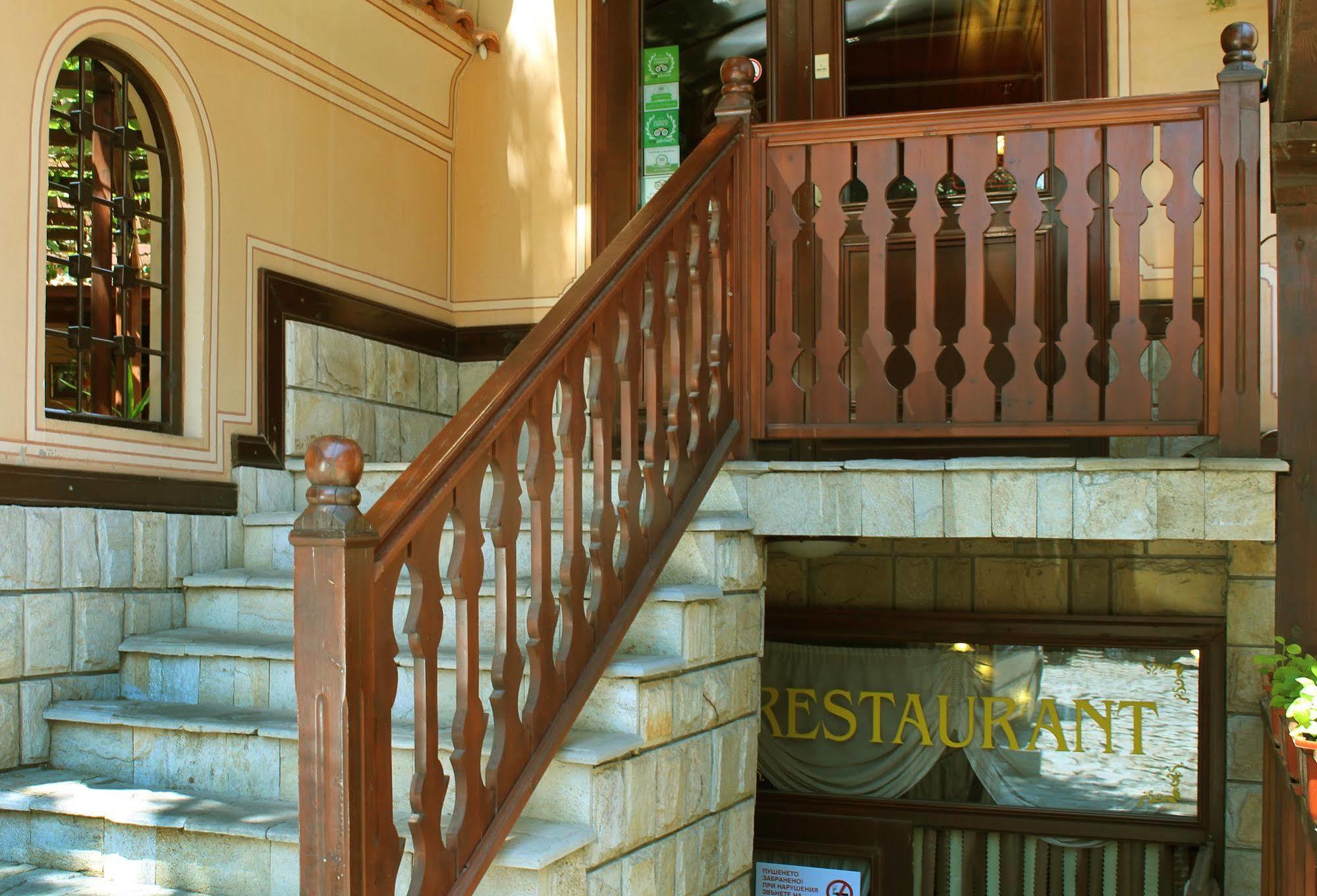 Family Hotel At Renaissance Square Plovdiv Exteriér fotografie