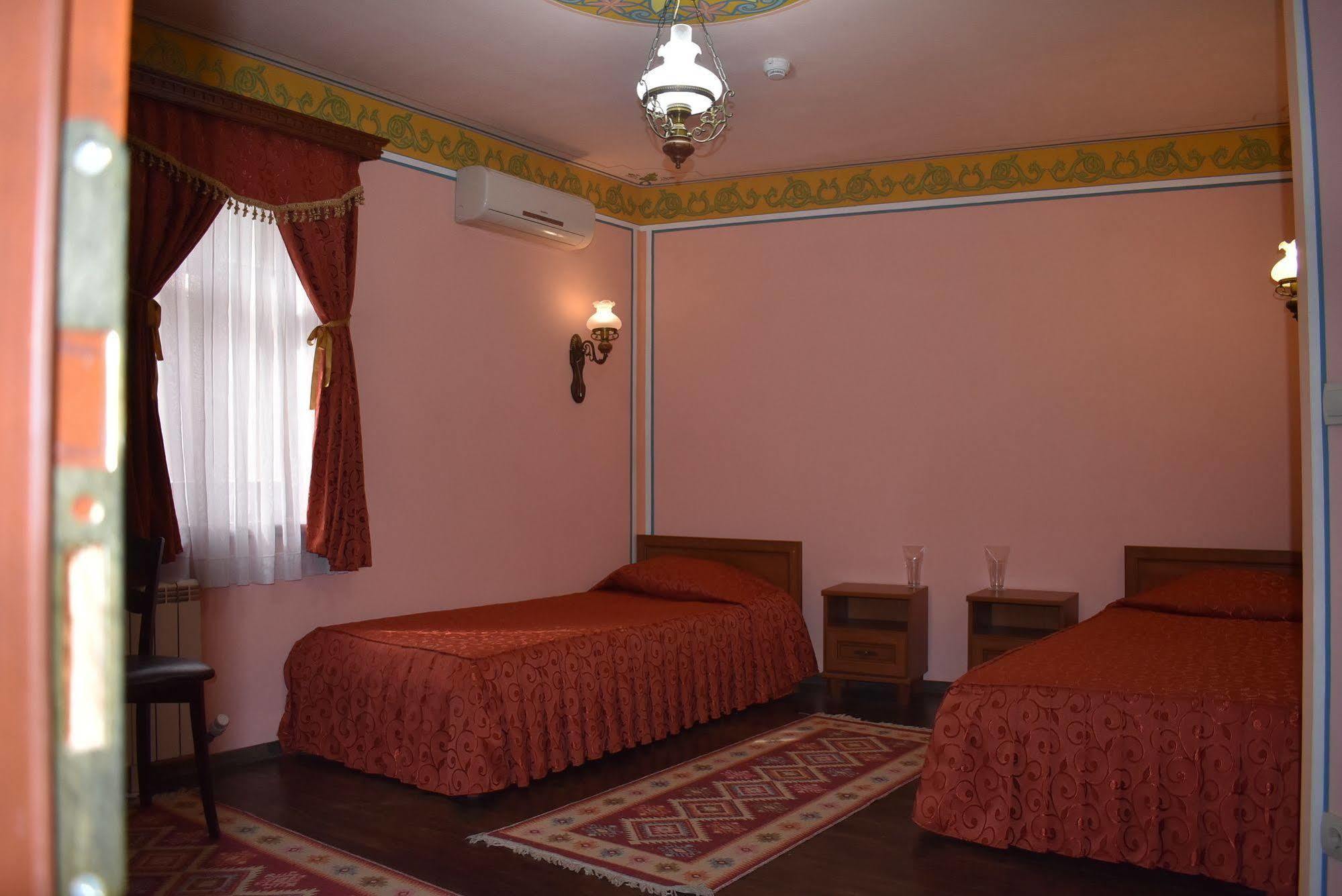 Family Hotel At Renaissance Square Plovdiv Exteriér fotografie